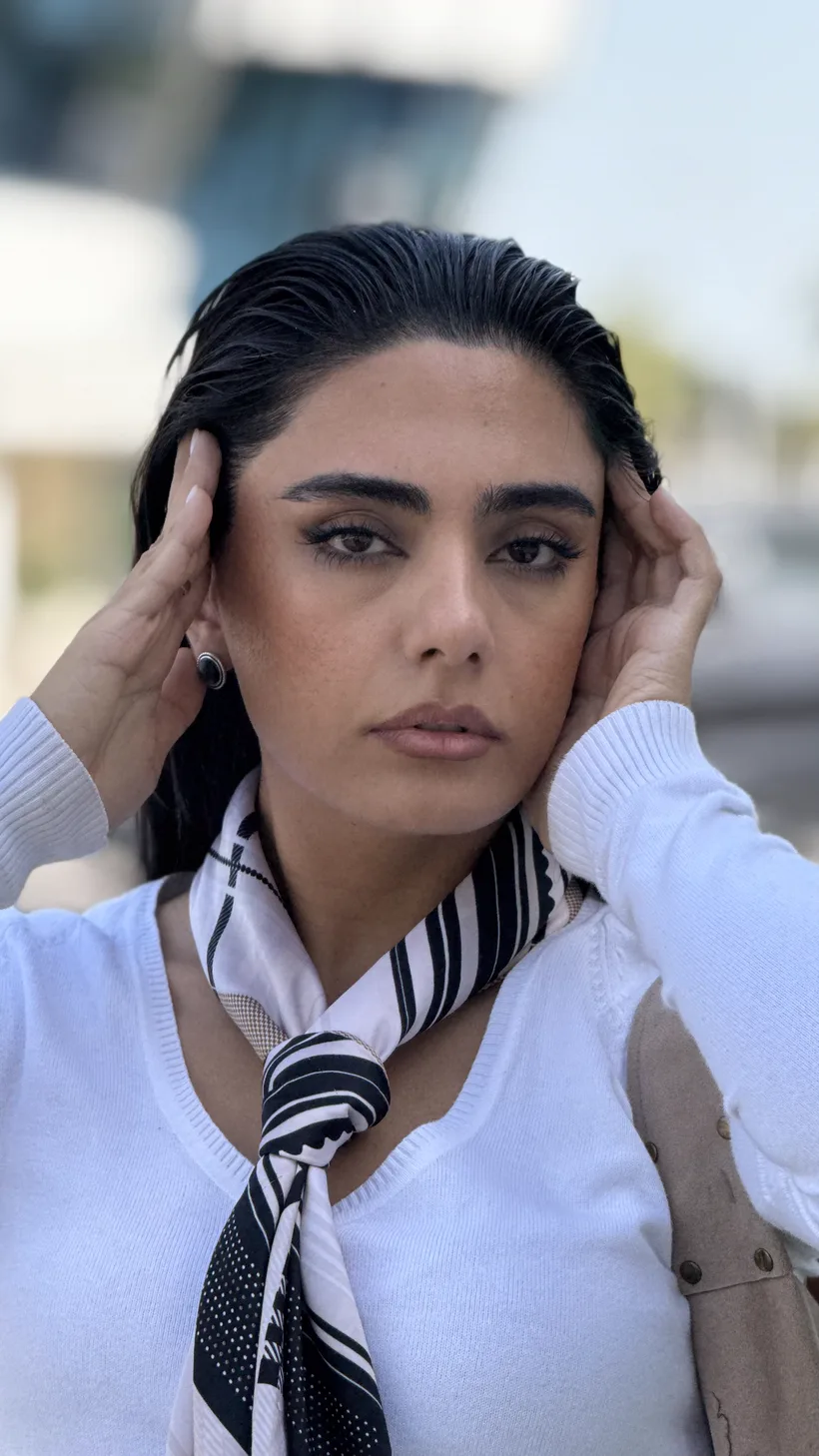 Tanaz Agahi, portrait